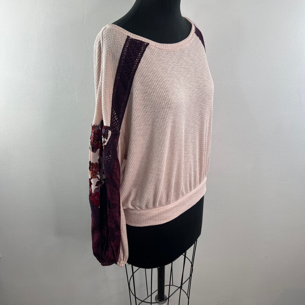 FREE PEOPLE Pink Burgundy Casual Clash Top Floral Waffle Knit Boat Neck Medium M - Picture 4 of 8